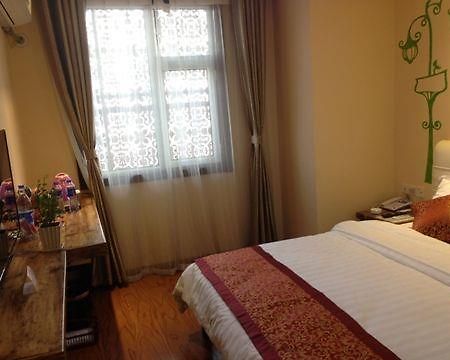 Super 8 Hotel Taiyuan Da Ying Pan חדר תמונה